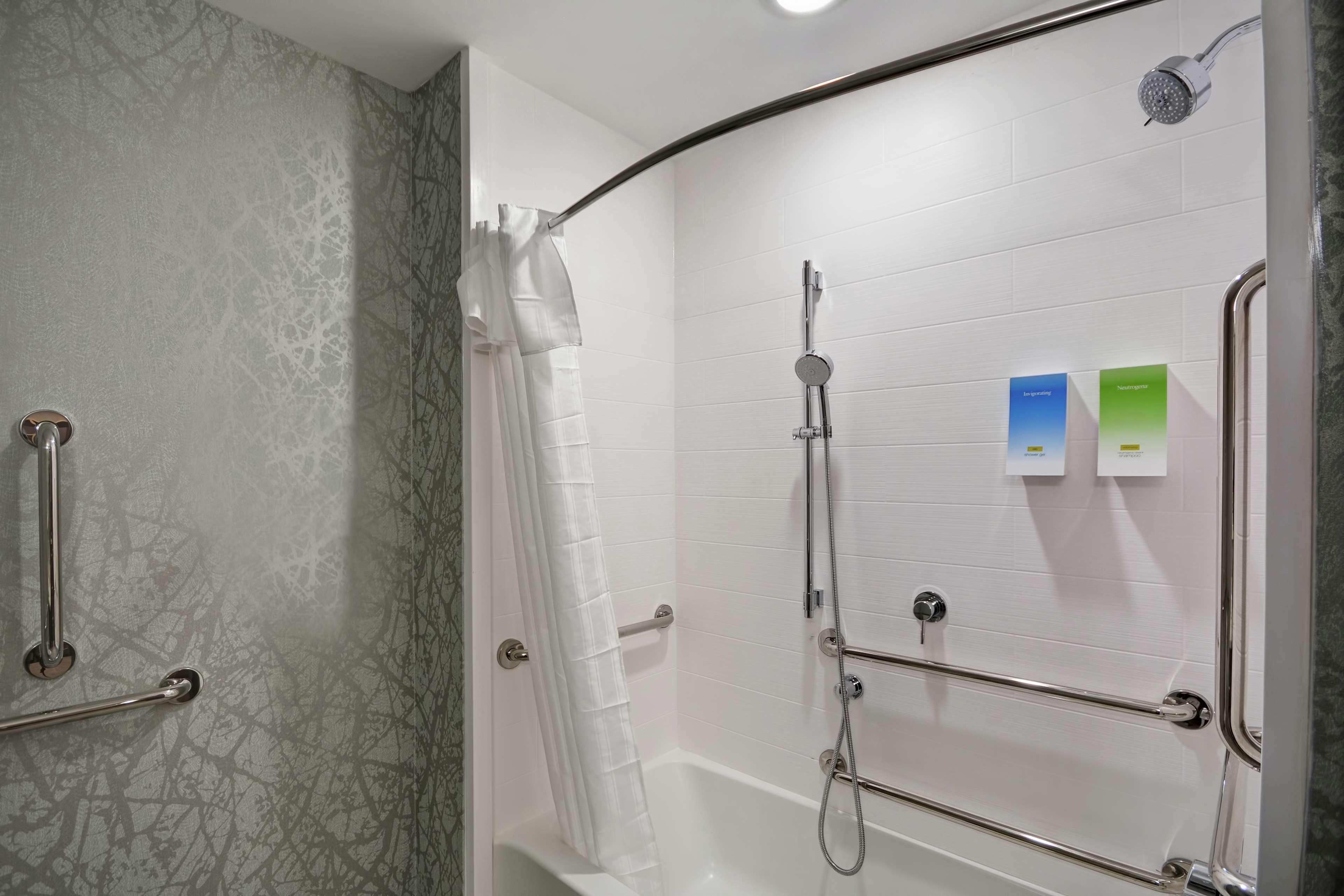 Home2 Suites By Hilton Grand Rapids North Walker Ngoại thất bức ảnh
